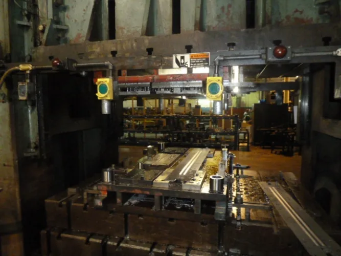 Photo #37 of FORMER ASSETS OF MURRAY LAWNMOWER: OVER 30 PRESSES, FABRICATION, GIGANTIC WIRE CUT-OFFS, MACHINE TOOLS, POWDER COAT PAINT LINE, SCRAP & MUCH MORE!