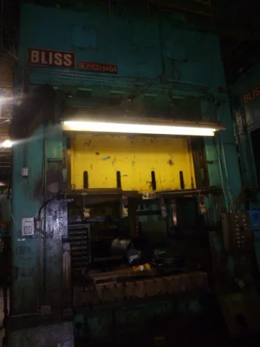 Photo #41 of FORMER ASSETS OF MURRAY LAWNMOWER: OVER 30 PRESSES, FABRICATION, GIGANTIC WIRE CUT-OFFS, MACHINE TOOLS, POWDER COAT PAINT LINE, SCRAP & MUCH MORE!