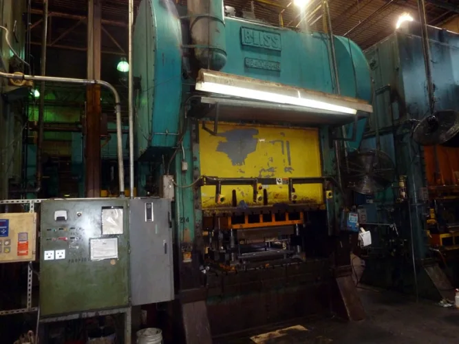 Photo #60 of FORMER ASSETS OF MURRAY LAWNMOWER: OVER 30 PRESSES, FABRICATION, GIGANTIC WIRE CUT-OFFS, MACHINE TOOLS, POWDER COAT PAINT LINE, SCRAP & MUCH MORE!