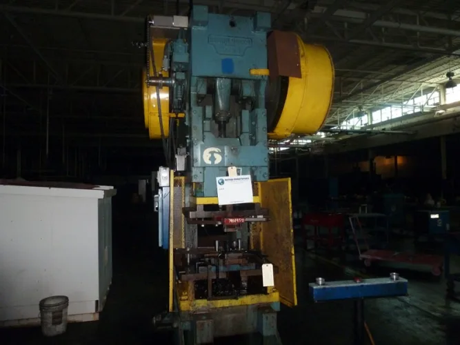 Photo #117 of FORMER ASSETS OF MURRAY LAWNMOWER: OVER 30 PRESSES, FABRICATION, GIGANTIC WIRE CUT-OFFS, MACHINE TOOLS, POWDER COAT PAINT LINE, SCRAP & MUCH MORE!