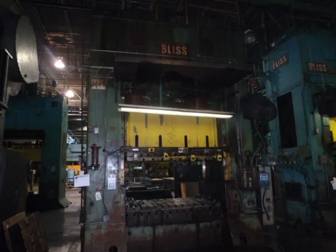 Photo #135 of FORMER ASSETS OF MURRAY LAWNMOWER: OVER 30 PRESSES, FABRICATION, GIGANTIC WIRE CUT-OFFS, MACHINE TOOLS, POWDER COAT PAINT LINE, SCRAP & MUCH MORE!