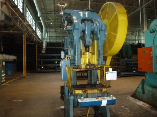 Photo #154 of FORMER ASSETS OF MURRAY LAWNMOWER: OVER 30 PRESSES, FABRICATION, GIGANTIC WIRE CUT-OFFS, MACHINE TOOLS, POWDER COAT PAINT LINE, SCRAP & MUCH MORE!