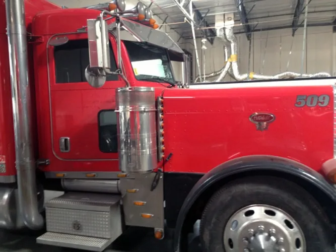 Photo #26 of BANKRUPTCY OF KLC TRANSPORTATION, INC. - 13 LATE MODEL SEMI-TRUCKS: (8) 2005 - 2007 PETERBILT, (4) 2007 VOLVO & (1) 2006 STERLING