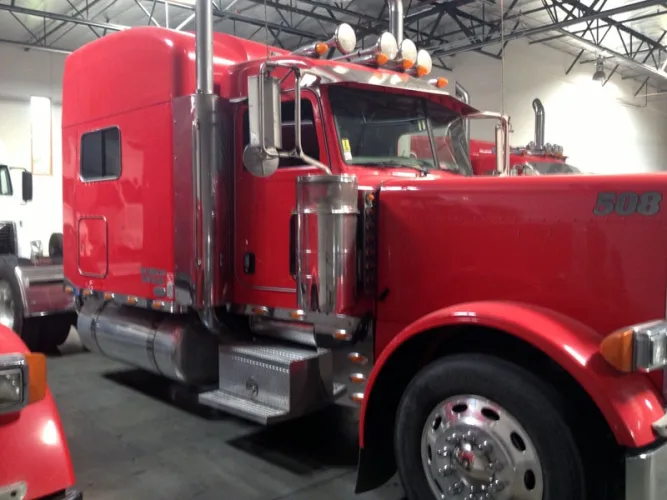 Photo #32 of BANKRUPTCY OF KLC TRANSPORTATION, INC. - 13 LATE MODEL SEMI-TRUCKS: (8) 2005 - 2007 PETERBILT, (4) 2007 VOLVO & (1) 2006 STERLING