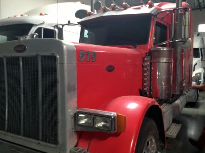 Photo #38 of BANKRUPTCY OF KLC TRANSPORTATION, INC. - 13 LATE MODEL SEMI-TRUCKS: (8) 2005 - 2007 PETERBILT, (4) 2007 VOLVO & (1) 2006 STERLING