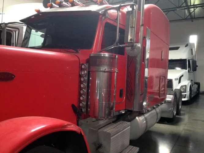 Photo #44 of BANKRUPTCY OF KLC TRANSPORTATION, INC. - 13 LATE MODEL SEMI-TRUCKS: (8) 2005 - 2007 PETERBILT, (4) 2007 VOLVO & (1) 2006 STERLING