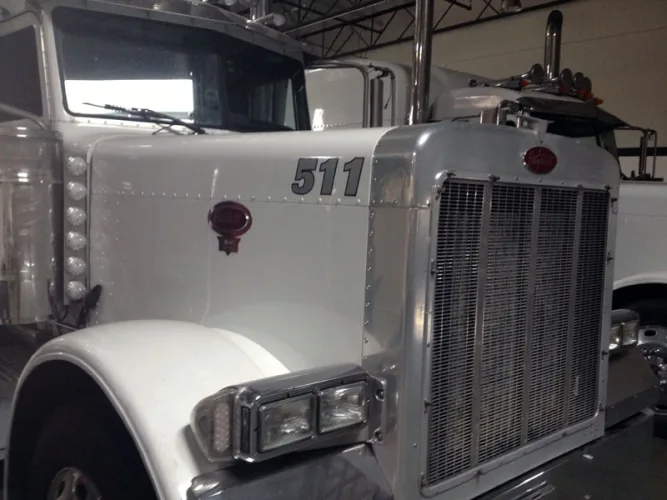 Photo #72 of BANKRUPTCY OF KLC TRANSPORTATION, INC. - 13 LATE MODEL SEMI-TRUCKS: (8) 2005 - 2007 PETERBILT, (4) 2007 VOLVO & (1) 2006 STERLING
