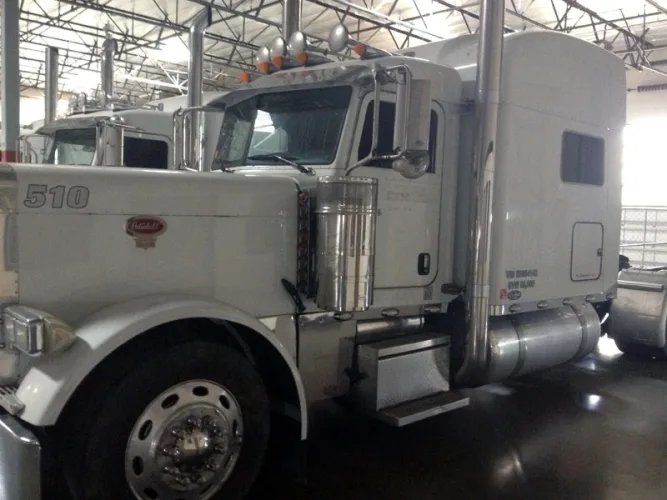 Photo #82 of BANKRUPTCY OF KLC TRANSPORTATION, INC. - 13 LATE MODEL SEMI-TRUCKS: (8) 2005 - 2007 PETERBILT, (4) 2007 VOLVO & (1) 2006 STERLING