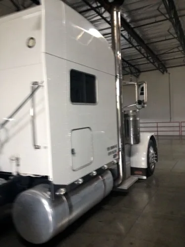 Photo #86 of BANKRUPTCY OF KLC TRANSPORTATION, INC. - 13 LATE MODEL SEMI-TRUCKS: (8) 2005 - 2007 PETERBILT, (4) 2007 VOLVO & (1) 2006 STERLING
