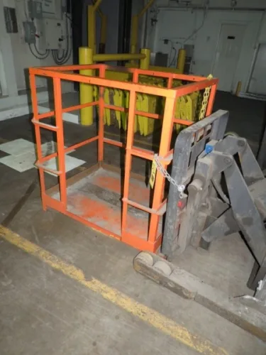 Photo #4 of PERSONALIZED DISTRIBUTION SYSTEMS, MATERIAL HANDLING EQUIPMENT INCLUDING: (27) REFRIGERATED TRAILERS, FORKLIFTS, PALLET JACKS & MORE