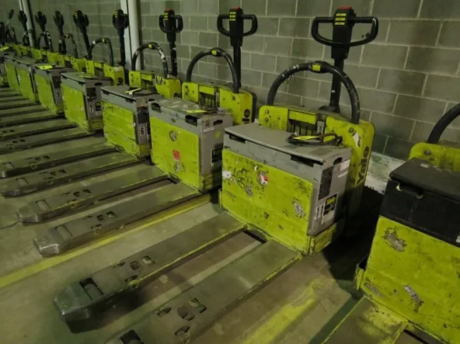 Photo #7 of PERSONALIZED DISTRIBUTION SYSTEMS, MATERIAL HANDLING EQUIPMENT INCLUDING: (27) REFRIGERATED TRAILERS, FORKLIFTS, PALLET JACKS & MORE