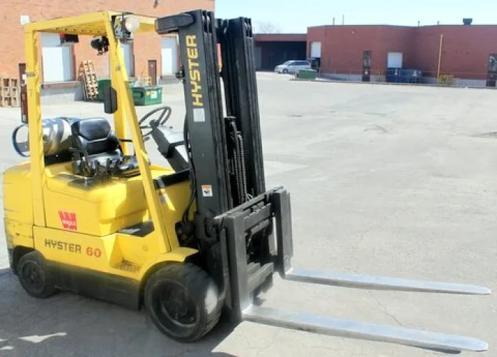 Photo #2 of (4) 1999-2004 HYSTER 5,300 LBS TO 11,000 LBS CAPACITY PROPANE FORKLIFTS