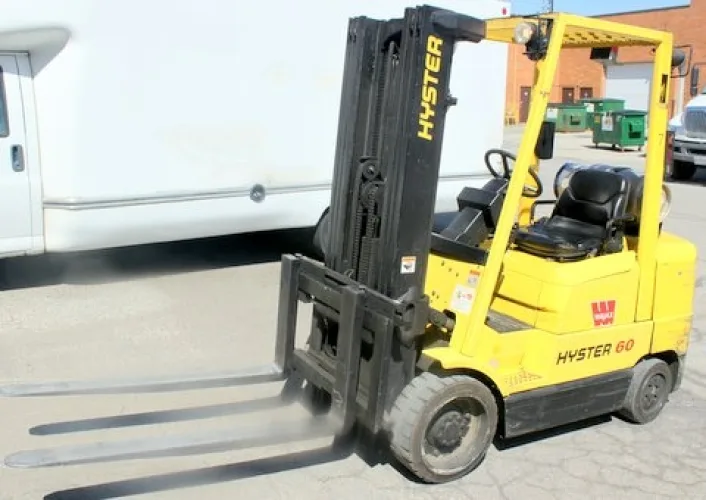 Photo #3 of (4) 1999-2004 HYSTER 5,300 LBS TO 11,000 LBS CAPACITY PROPANE FORKLIFTS