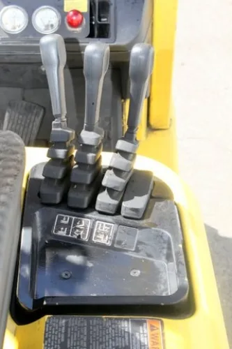 Photo #10 of (4) 1999-2004 HYSTER 5,300 LBS TO 11,000 LBS CAPACITY PROPANE FORKLIFTS