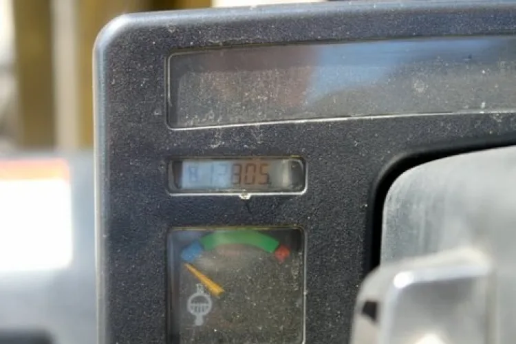 Photo #11 of (4) 1999-2004 HYSTER 5,300 LBS TO 11,000 LBS CAPACITY PROPANE FORKLIFTS