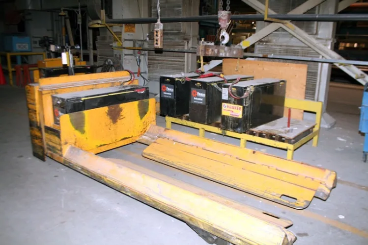 Photo #6 of DAY 1 OF 2 DAY AUCTION: FORMERLY OF VERSO PAPER - SARTELL MILL, ONE MILLION SQUARE FOOT PAPER MANUFACTURING FACILITY, OVER 2500 LOTS INCLUDING:  PAPERMAKING EQUIPMENT, MACHINE SHOP & ROLL MAKING, FABRICATION, HUGE LABORATORY, OVERHEAD CRANES, PLANT