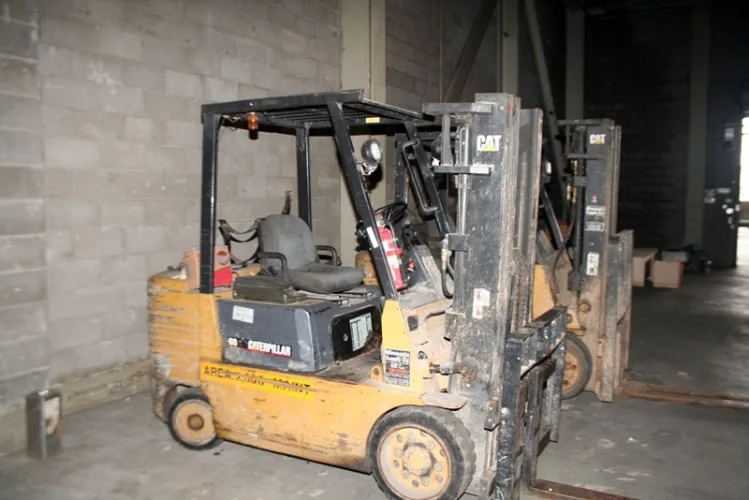Photo #8 of DAY 1 OF 2 DAY AUCTION: FORMERLY OF VERSO PAPER - SARTELL MILL, ONE MILLION SQUARE FOOT PAPER MANUFACTURING FACILITY, OVER 2500 LOTS INCLUDING:  PAPERMAKING EQUIPMENT, MACHINE SHOP & ROLL MAKING, FABRICATION, HUGE LABORATORY, OVERHEAD CRANES, PLANT
