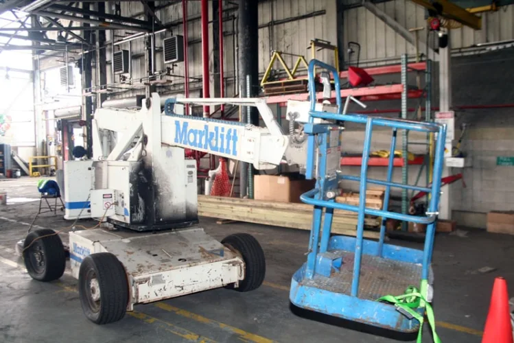 Photo #19 of DAY 1 OF 2 DAY AUCTION: FORMERLY OF VERSO PAPER - SARTELL MILL, ONE MILLION SQUARE FOOT PAPER MANUFACTURING FACILITY, OVER 2500 LOTS INCLUDING:  PAPERMAKING EQUIPMENT, MACHINE SHOP & ROLL MAKING, FABRICATION, HUGE LABORATORY, OVERHEAD CRANES, PLANT