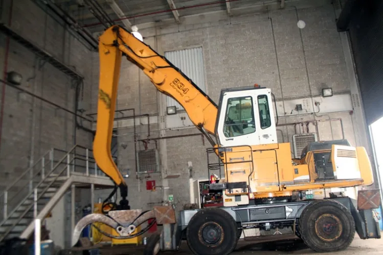 Photo #38 of DAY 1 OF 2 DAY AUCTION: FORMERLY OF VERSO PAPER - SARTELL MILL, ONE MILLION SQUARE FOOT PAPER MANUFACTURING FACILITY, OVER 2500 LOTS INCLUDING:  PAPERMAKING EQUIPMENT, MACHINE SHOP & ROLL MAKING, FABRICATION, HUGE LABORATORY, OVERHEAD CRANES, PLANT