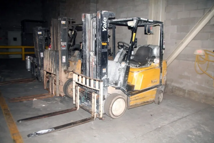 Photo #55 of DAY 1 OF 2 DAY AUCTION: FORMERLY OF VERSO PAPER - SARTELL MILL, ONE MILLION SQUARE FOOT PAPER MANUFACTURING FACILITY, OVER 2500 LOTS INCLUDING:  PAPERMAKING EQUIPMENT, MACHINE SHOP & ROLL MAKING, FABRICATION, HUGE LABORATORY, OVERHEAD CRANES, PLANT