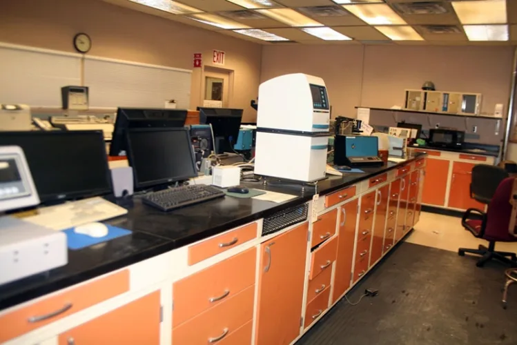 Photo #170 of DAY 1 OF 2 DAY AUCTION: FORMERLY OF VERSO PAPER - SARTELL MILL, ONE MILLION SQUARE FOOT PAPER MANUFACTURING FACILITY, OVER 2500 LOTS INCLUDING:  PAPERMAKING EQUIPMENT, MACHINE SHOP & ROLL MAKING, FABRICATION, HUGE LABORATORY, OVERHEAD CRANES, PLANT