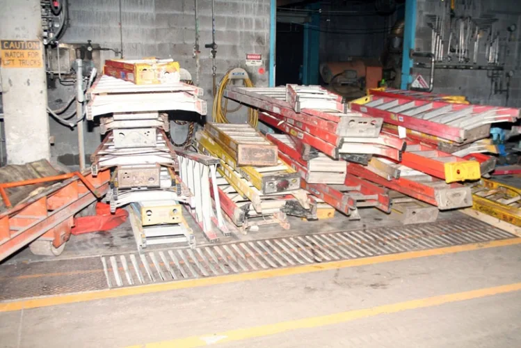 Photo #186 of DAY 1 OF 2 DAY AUCTION: FORMERLY OF VERSO PAPER - SARTELL MILL, ONE MILLION SQUARE FOOT PAPER MANUFACTURING FACILITY, OVER 2500 LOTS INCLUDING:  PAPERMAKING EQUIPMENT, MACHINE SHOP & ROLL MAKING, FABRICATION, HUGE LABORATORY, OVERHEAD CRANES, PLANT