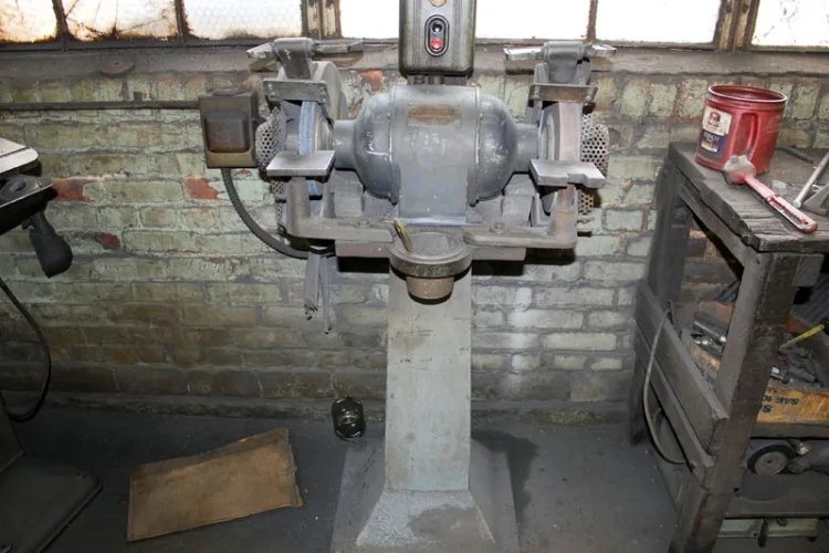 Photo #194 of PLANT CLOSURE OF BT CRELLIN MACHINE SHOP!  ASSET TO INCLUDE: VERTICAL MACHINING CENTERS, CNC TURNING CENTERS, AUTOMATIC SCREW MACHINES, MILLS, LATHES, GRINDERS, AND MUCH MORE!