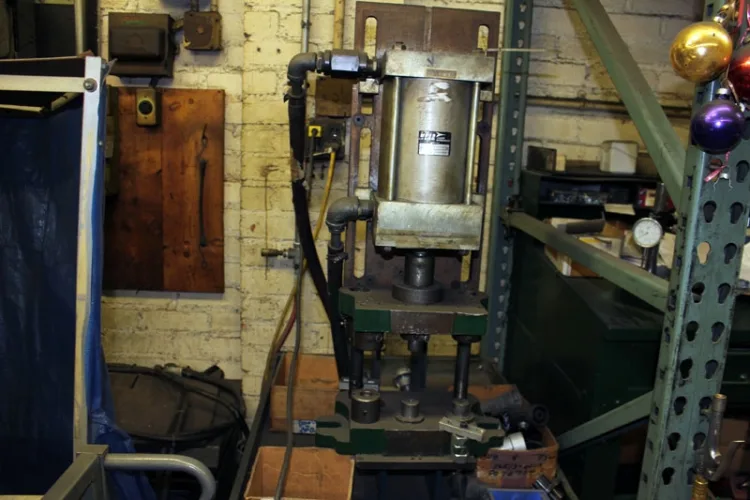 Photo #213 of PLANT CLOSURE OF BT CRELLIN MACHINE SHOP!  ASSET TO INCLUDE: VERTICAL MACHINING CENTERS, CNC TURNING CENTERS, AUTOMATIC SCREW MACHINES, MILLS, LATHES, GRINDERS, AND MUCH MORE!