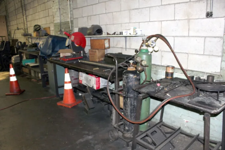 Photo #231 of PLANT CLOSURE OF BT CRELLIN MACHINE SHOP!  ASSET TO INCLUDE: VERTICAL MACHINING CENTERS, CNC TURNING CENTERS, AUTOMATIC SCREW MACHINES, MILLS, LATHES, GRINDERS, AND MUCH MORE!