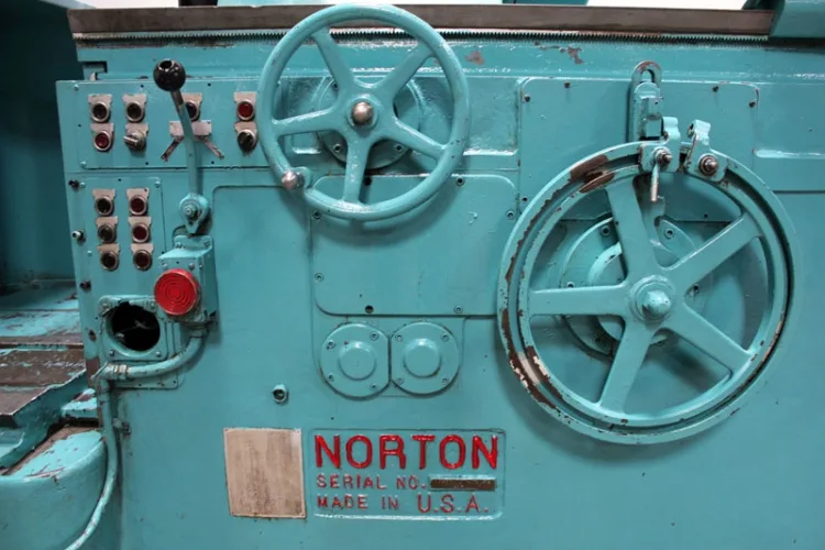 Photo #4 of 3-DAY GLOBAL ONLINE AUCTION: SURPLUS TO MAJOR AEROSPACE COMPANY: NORTON GAP BED STRUT CYLINDRICAL GRINDER
