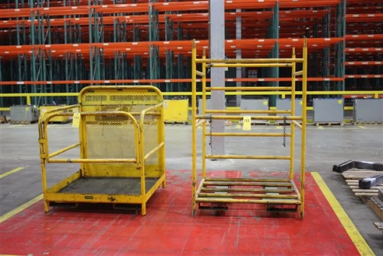 Photo #4 of FORMERLY OF MCGRAW-HILL - HUGH DISTRIBUTION CENTER: HUGE QUANTITY OF CONVEYOR EQUIPMENT, SHELVING UNITS, LOCKERS, WAREHOUSE EQUIPMENT, CARTS, PLUS MUCH MORE!