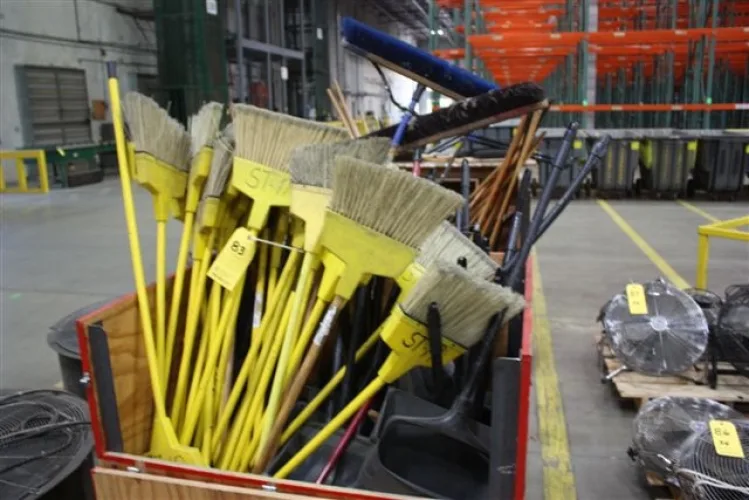 Photo #12 of FORMERLY OF MCGRAW-HILL - HUGH DISTRIBUTION CENTER: HUGE QUANTITY OF CONVEYOR EQUIPMENT, SHELVING UNITS, LOCKERS, WAREHOUSE EQUIPMENT, CARTS, PLUS MUCH MORE!