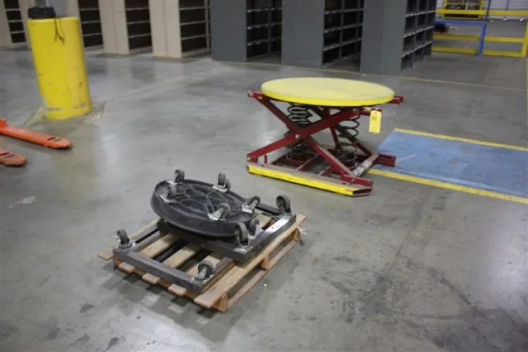 Photo #19 of FORMERLY OF MCGRAW-HILL - HUGH DISTRIBUTION CENTER: HUGE QUANTITY OF CONVEYOR EQUIPMENT, SHELVING UNITS, LOCKERS, WAREHOUSE EQUIPMENT, CARTS, PLUS MUCH MORE!