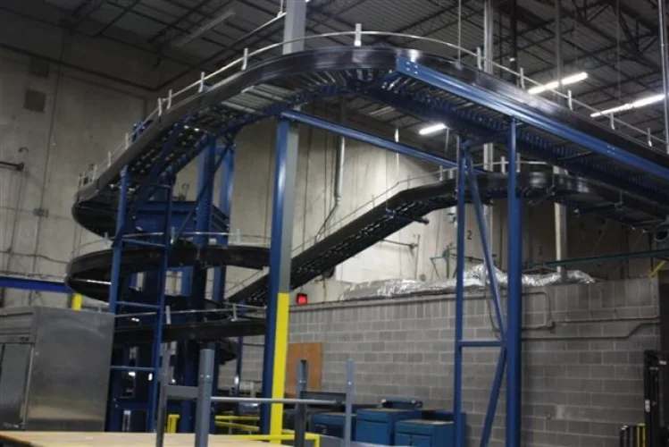 Photo #22 of FORMERLY OF MCGRAW-HILL - HUGH DISTRIBUTION CENTER: HUGE QUANTITY OF CONVEYOR EQUIPMENT, SHELVING UNITS, LOCKERS, WAREHOUSE EQUIPMENT, CARTS, PLUS MUCH MORE!