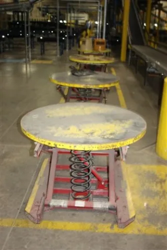 Photo #26 of FORMERLY OF MCGRAW-HILL - HUGH DISTRIBUTION CENTER: HUGE QUANTITY OF CONVEYOR EQUIPMENT, SHELVING UNITS, LOCKERS, WAREHOUSE EQUIPMENT, CARTS, PLUS MUCH MORE!