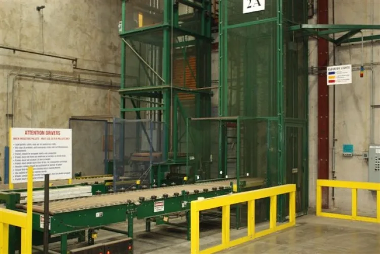 Photo #27 of FORMERLY OF MCGRAW-HILL - HUGH DISTRIBUTION CENTER: HUGE QUANTITY OF CONVEYOR EQUIPMENT, SHELVING UNITS, LOCKERS, WAREHOUSE EQUIPMENT, CARTS, PLUS MUCH MORE!
