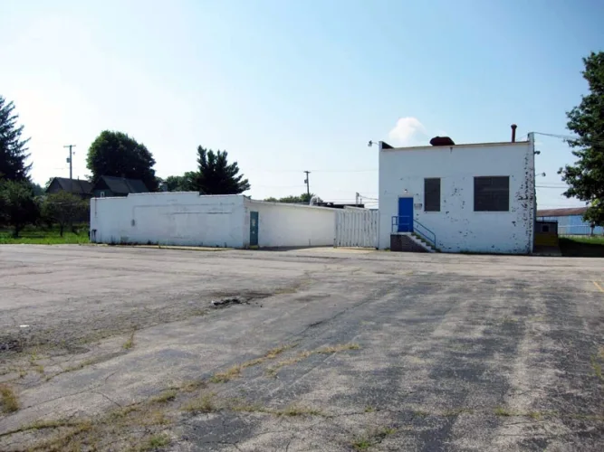Photo #10 of FORMER ASSETS OF MILLER-HOLZWARTH INC.: LATE-MODEL CNC, AUTOCLAVE & GLASS-CUTTING EQUIPMENT