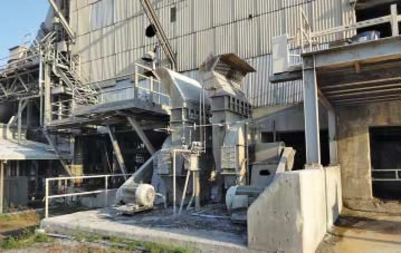 Photo #24 of HUGE TWO-DAY AUCTION OVER 1,000 LOTS - LAFARGE MIDWEST INC.: 776 ACRE CEMENT PRODUCTION FACILITY INCLUDING MACHINERY, EQUIPMENT, STEEL BUILDING STRUCTURES, COPPER WIRING, TRANSFORMERS AND SUPPORT EQUIPMENT