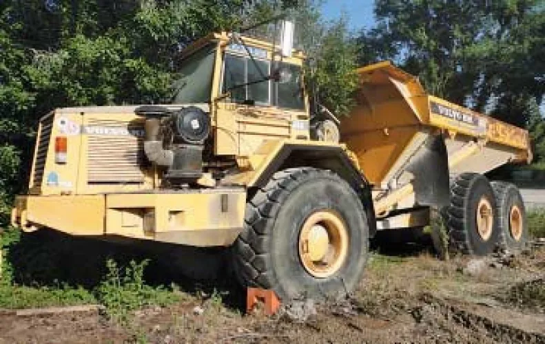 Photo #35 of HUGE TWO-DAY AUCTION OVER 1,000 LOTS - LAFARGE MIDWEST INC.: 776 ACRE CEMENT PRODUCTION FACILITY INCLUDING MACHINERY, EQUIPMENT, STEEL BUILDING STRUCTURES, COPPER WIRING, TRANSFORMERS AND SUPPORT EQUIPMENT