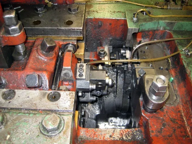 Photo #34 of SURPLUS TO THE ONGOING NEEDS OF L & M MANUFACTURING - HIGH SPEED FASTENER MANUFACTURING MACHINERY: COLD HEADERS, THREAD ROLLERS, PINCH POINTERS & MUCH MORE