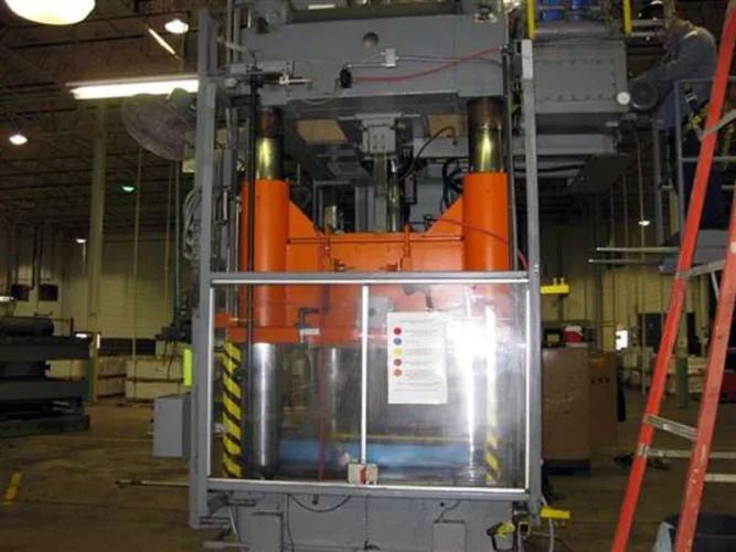 Photo #18 of NORTH AMERICAN INDUSTRIAL MACHINERY SALE - INCLUDING: PACIFIC, DAKE & MACRODYNE PRESSES, VERTICAL & HORIZONTAL BORING MILLS , POWER SHEAR, PROFILER, GRINDERS, PAINT BOOTHS & MUCH MORE!