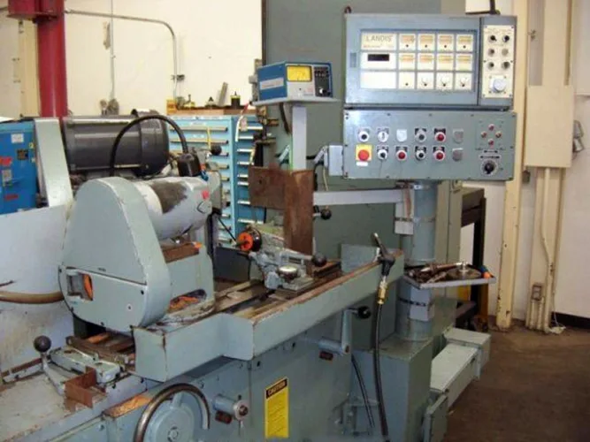 Photo #83 of NORTH AMERICAN INDUSTRIAL MACHINERY SALE - INCLUDING: PACIFIC, DAKE & MACRODYNE PRESSES, VERTICAL & HORIZONTAL BORING MILLS , POWER SHEAR, PROFILER, GRINDERS, PAINT BOOTHS & MUCH MORE!