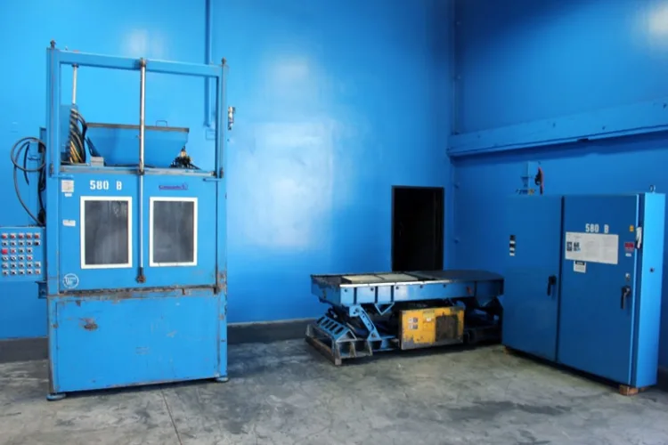 Photo #93 of NORTH AMERICAN INDUSTRIAL MACHINERY SALE - INCLUDING: PACIFIC, DAKE & MACRODYNE PRESSES, VERTICAL & HORIZONTAL BORING MILLS , POWER SHEAR, PROFILER, GRINDERS, PAINT BOOTHS & MUCH MORE!