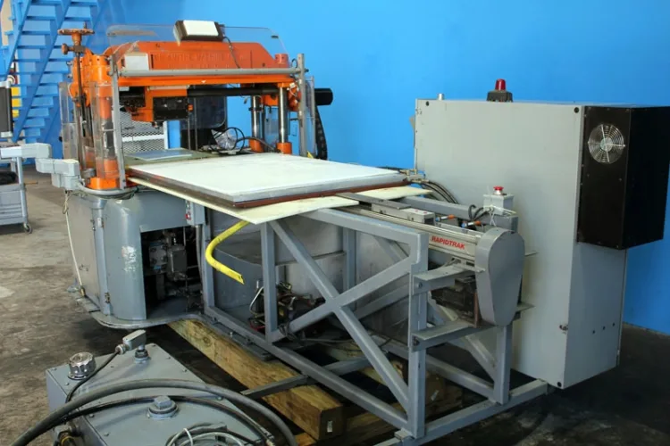 Photo #103 of NORTH AMERICAN INDUSTRIAL MACHINERY SALE - INCLUDING: PACIFIC, DAKE & MACRODYNE PRESSES, VERTICAL & HORIZONTAL BORING MILLS , POWER SHEAR, PROFILER, GRINDERS, PAINT BOOTHS & MUCH MORE!