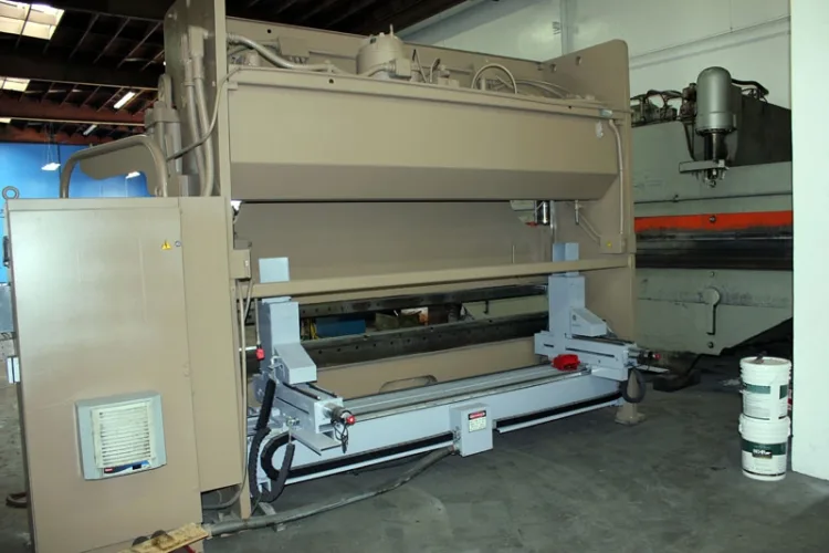 Photo #144 of NORTH AMERICAN INDUSTRIAL MACHINERY SALE - INCLUDING: PACIFIC, DAKE & MACRODYNE PRESSES, VERTICAL & HORIZONTAL BORING MILLS , POWER SHEAR, PROFILER, GRINDERS, PAINT BOOTHS & MUCH MORE!