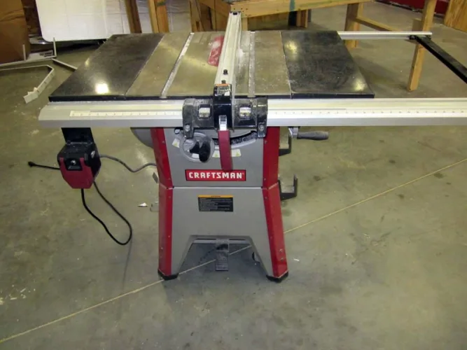 Photo #10 of CONTINENTAL CASE COMPANY: LATE MODEL METAL FABRICATION EQUIPMENT OF A MANUFACTURER OF REFRIGERATED SHELVING AND DISPLAY UNITS