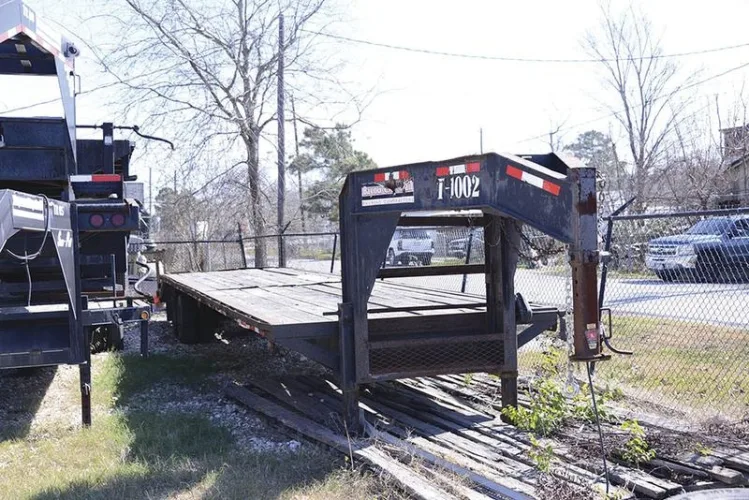 Photo #8 of EQUIPMENT FORMERLY USED BY BAYOU CITY RAIL, FEATURING: WHEEL LOADERS, BACKHOES, EXCAVATORS, FORKLIFTS, TRACTORS, TRUCKS, PICKUP TRUCKS, TRAILERS, AIR COMPRESSORS, HUGE QUANTITY OF TOOLS & MUCH MORE