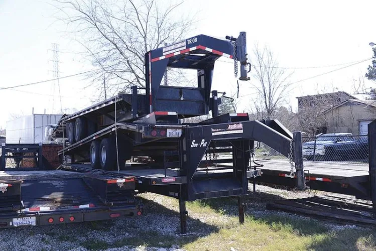 Photo #10 of EQUIPMENT FORMERLY USED BY BAYOU CITY RAIL, FEATURING: WHEEL LOADERS, BACKHOES, EXCAVATORS, FORKLIFTS, TRACTORS, TRUCKS, PICKUP TRUCKS, TRAILERS, AIR COMPRESSORS, HUGE QUANTITY OF TOOLS & MUCH MORE