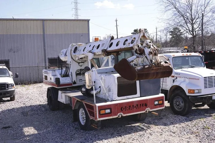 Photo #20 of EQUIPMENT FORMERLY USED BY BAYOU CITY RAIL, FEATURING: WHEEL LOADERS, BACKHOES, EXCAVATORS, FORKLIFTS, TRACTORS, TRUCKS, PICKUP TRUCKS, TRAILERS, AIR COMPRESSORS, HUGE QUANTITY OF TOOLS & MUCH MORE