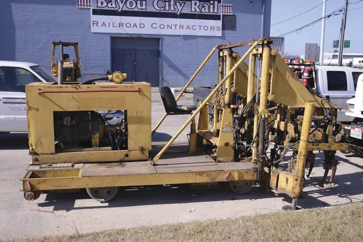 Photo #30 of EQUIPMENT FORMERLY USED BY BAYOU CITY RAIL, FEATURING: WHEEL LOADERS, BACKHOES, EXCAVATORS, FORKLIFTS, TRACTORS, TRUCKS, PICKUP TRUCKS, TRAILERS, AIR COMPRESSORS, HUGE QUANTITY OF TOOLS & MUCH MORE
